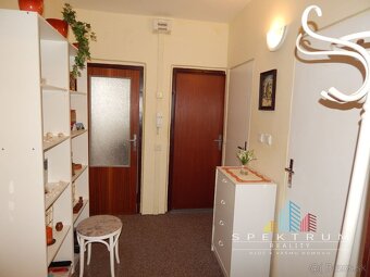 EXKLUZÍVNE-SPEKTRUM REALITY- Na Predaj 2-izbový byt, 50 m2 s - 10