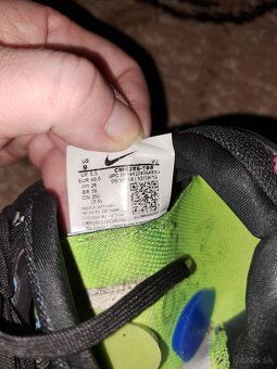 NIKE botasky v 40 a 40,5 - 10