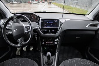Peugeot 2008 1.2 PureTech 110 S&S Style - 10