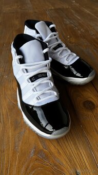 Air Jordan 11 Retro - 10