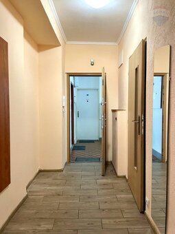 Na prenájom: 2 izbový byt s balkónom Brezno, voľný od 02.06 - 10