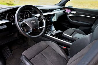 Audi E-tron 50 quattro S line Sportback PANORAMA - 10