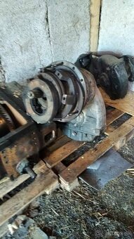 Rozpredam traktor zetor 7745 na Nahradne diely - 10