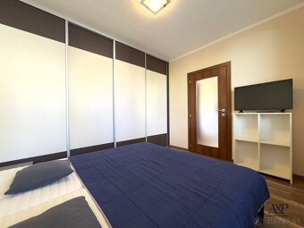 KOMPLETNE REKONŠTRUOVANÝ 3 IZB. BYT S LOGGIOU, 68M2, HOLLÉHO - 10