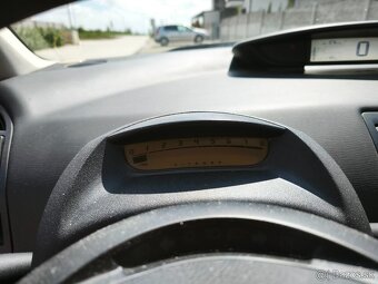 Citroen C4 1.4 benzín - 10