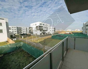 PREDAJ: svetlý 1-izbový byt; balkón; parking; Miloslavov - 10