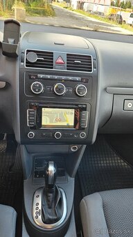 Volkswagen Touran 1.6 tdi dsg - 10