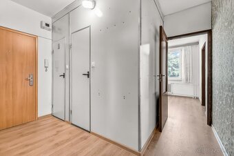 NA PREDAJ VEĽKOMETRÁŽNY 3-IZBOVÝ BYT V KÚPEĽNEJ OBCI SMRDÁKY - 10