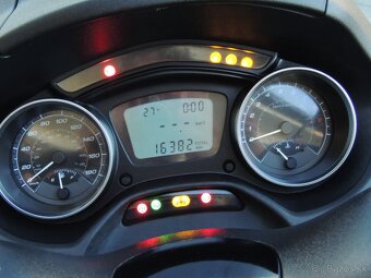 PIAGGIO MP3 500 HPE 2021 ABS ASR SPIATOČKA ,,B" vodičák - 10