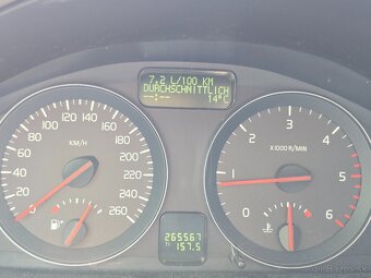 Volvo V50 facelift 2008 100kw 2.0D plnefunkcne ma samozrejme - 10