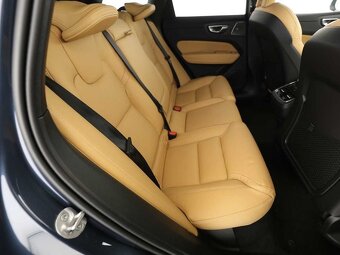 Volvo XC60 Diesel B4 D AWD Ultimate Dark - 10