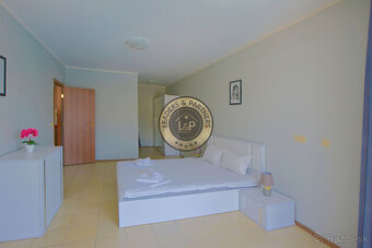 Apartmán 2+kk s balkónom a bazénom Midia Grand Resort-Aheloy - 10