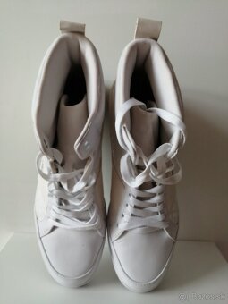 LACOSTE - 10