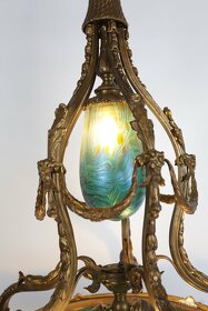 Secesní bronzový lustr  se stínidly z irizovaného - 10