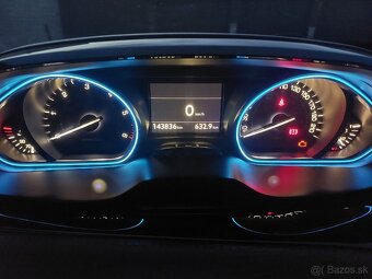 Peugeot 2008 - 10