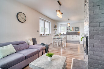 Na predaj rodinný dom s rozľahlým pozemkom v Kostolišti - 10