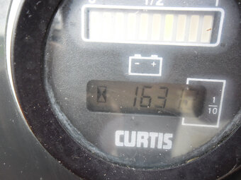 Kĺbová pracovná plošina JLG E300AJP - 10