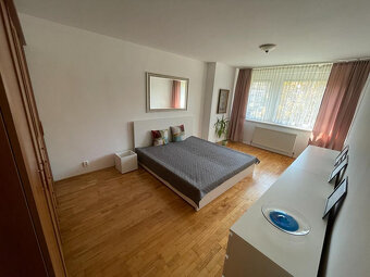 Krásny tichý 2-izb. byt 63m2 + balkón, BEZ PROVÍZIE - 10