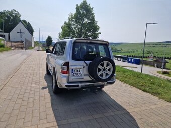 Mitsubishi pajero 2.5 - 10