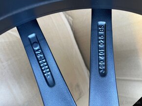 VW PASSAT alu kola 19" nové, originál VW - 10