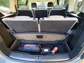 Volkswagen Touran - 10