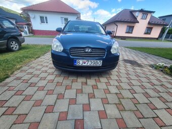 Hyundai accent 1.4 i 2007 - 10