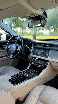 Jaguar XF 2.0 132kw AWD - 10