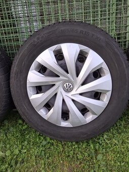 Zimna sada VW GROUP, Barum 185/65 R15 XL,5x100,8 mm, 2022 - 10