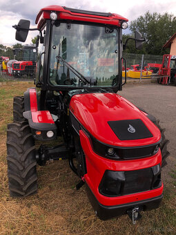 Malotraktor AGT 1060-SVAHOVÝ SPECIÁL, otoč. pracovisko, 56HP - 10