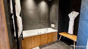 Horský luxus - 2-izbový apartmán v hoteli Swissotel Damian J - 10