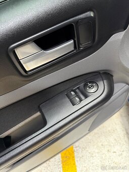 Predám Ford Focus combi 2 facelift - 10