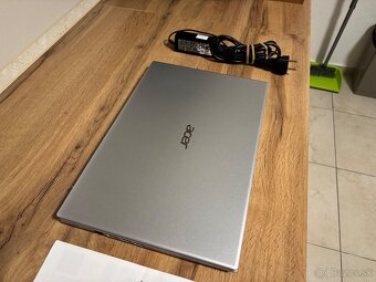 /15.6"/Acer/Notebook/4GB RAM DDR5/128GB NVMe SSD/Intel HD2G - 10