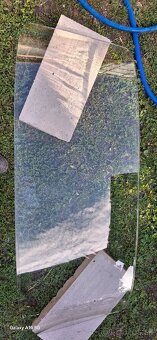 Čelné a bočné skla - 10