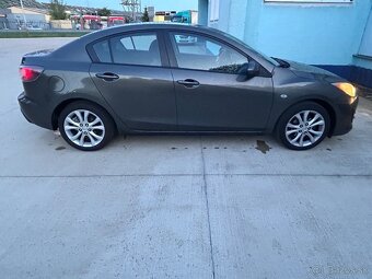 Mazda 3 - 10