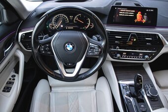 BMW 530D xDrive Luxury Line z roku 2018 - 10