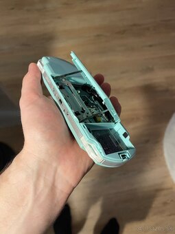 PSP 2000 Mint Green - 10