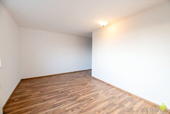 PRENÁJOM 2 IZBOVÉHO BYTU S MODERNOU DISPOZÍCIOU - 10
