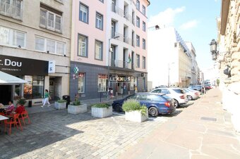 | 2 kancelárie, reprezentatívna budova Gorkého/Laurinská, BA - 10