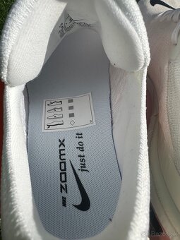 Bezecke tenisky Nike Invincible Run 3 - 10