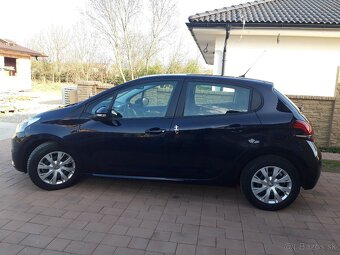 Peugeot 208 - 10