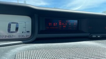 Pekný Citroen C3 Picasso - 10