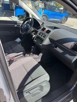Volkswagen Touran facelift 1.9 TDI, 7 miestny - 10