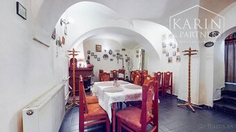 V centre Banskej Štiavnice rodinný dom 271 m2 s parkovaním - 10