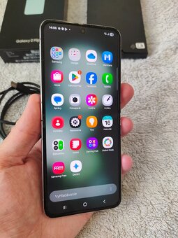 Samsung Galaxy Z Flip 5 512GB,8GB RAM - 10