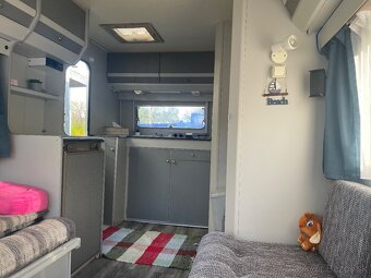 Predám zrekonštrovaný obytný príves - 10