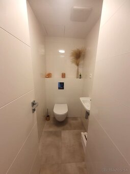V BLÍZKOSTI OC NIVY - KVAČALOVA ul. - SLNEČNÝ MODERNÝ 2i BYT - 10