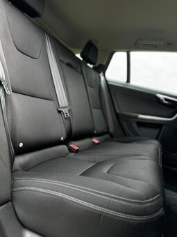Volvo V60 D3 Cross Country 2.0D,Momentum,1Majiteľ - 10