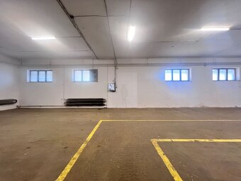 Na prenájom sklad 1474 m² s nakladacími rampami a kancelársk - 10