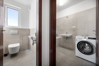 Dokonalý, úplne nový 2-izbový byt s balkónom a parkovaním pr - 10
