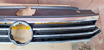 VW Passat B8 – 2ks gril, jeden spravíš pekný - 10